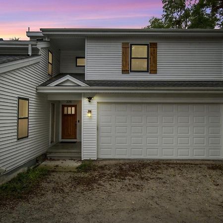 The Newly Built Custom Townhome By Granger Gardens Ann Arbor Dış mekan fotoğraf